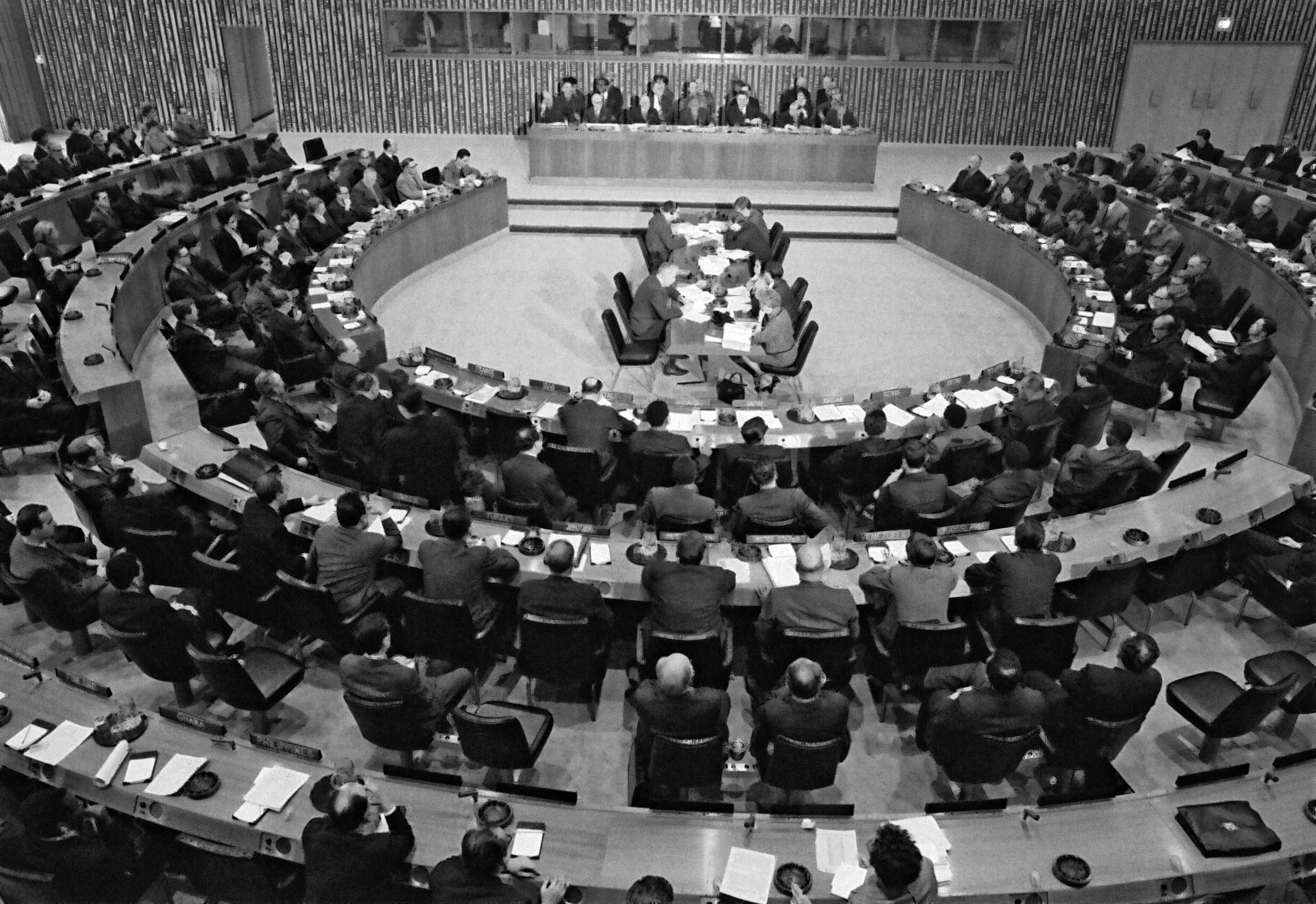 Предшественница оон. Генеральная Ассамблея ООН 1959. Генеральная Ассамблея ООН 1945. Генеральная Ассамблея ООН 1970. Генеральная Ассамблея ООН 20 век.